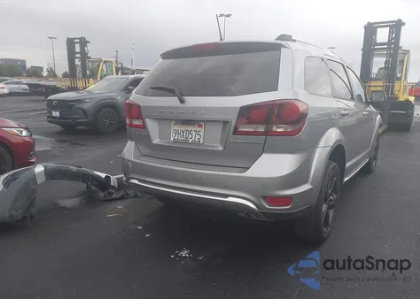 2020 Dodge Journey Crossroad z USA, uszkodzony, nr VIN 3C4PDCGB0LT271580